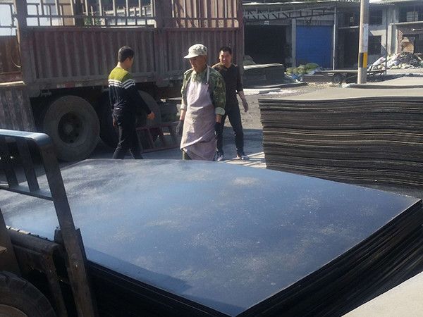 超高分子量聚乙烯襯板庫存區